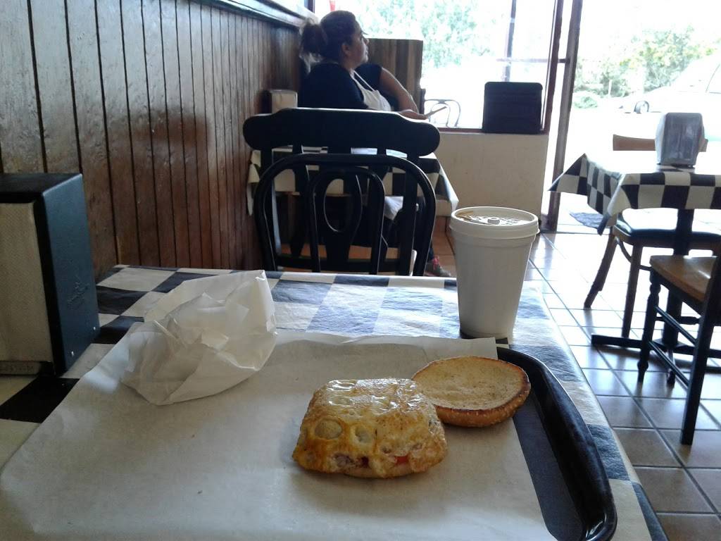 Snax Burgers | restaurant | 202 E Imperial Ave # B, El Segundo, CA 90245, USA | 3106409766 OR +1 310-640-9766