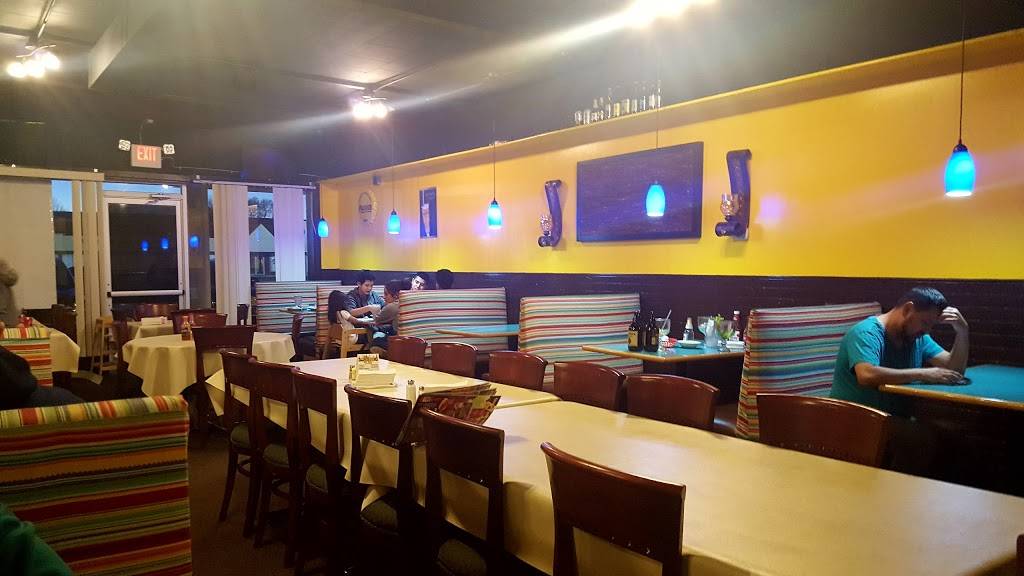 Las Perlas Tapatias | restaurant | 11 N Earl Ave, Lafayette, IN 47904, USA | 7654470601 OR +1 765-447-0601