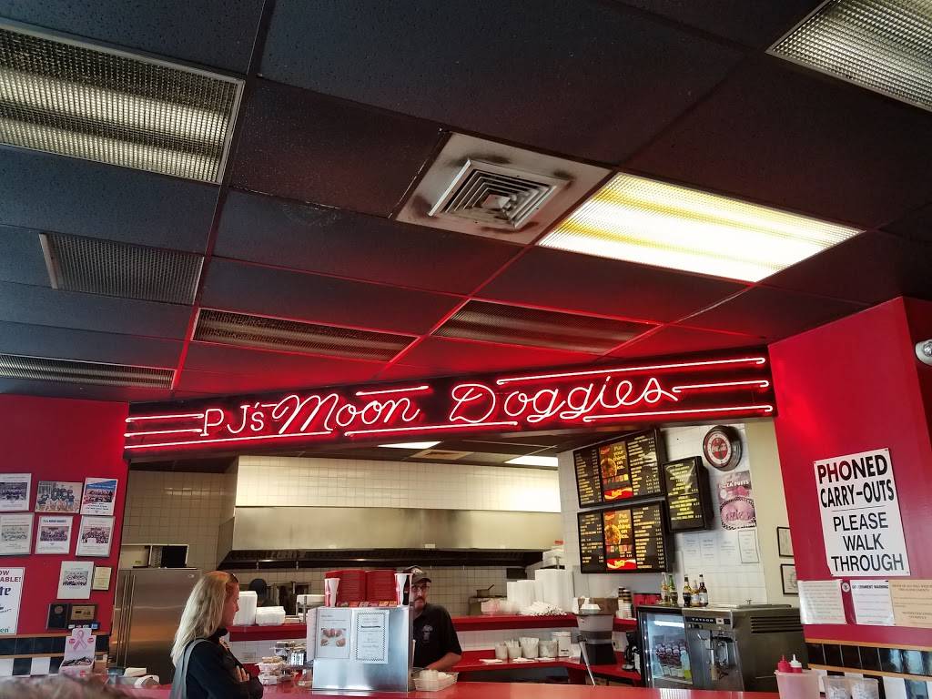 P.J.s Moon Doggies | restaurant | 1702 Milwaukee Ave, Glenview, IL 60025, USA | 8476998330 OR +1 847-699-8330