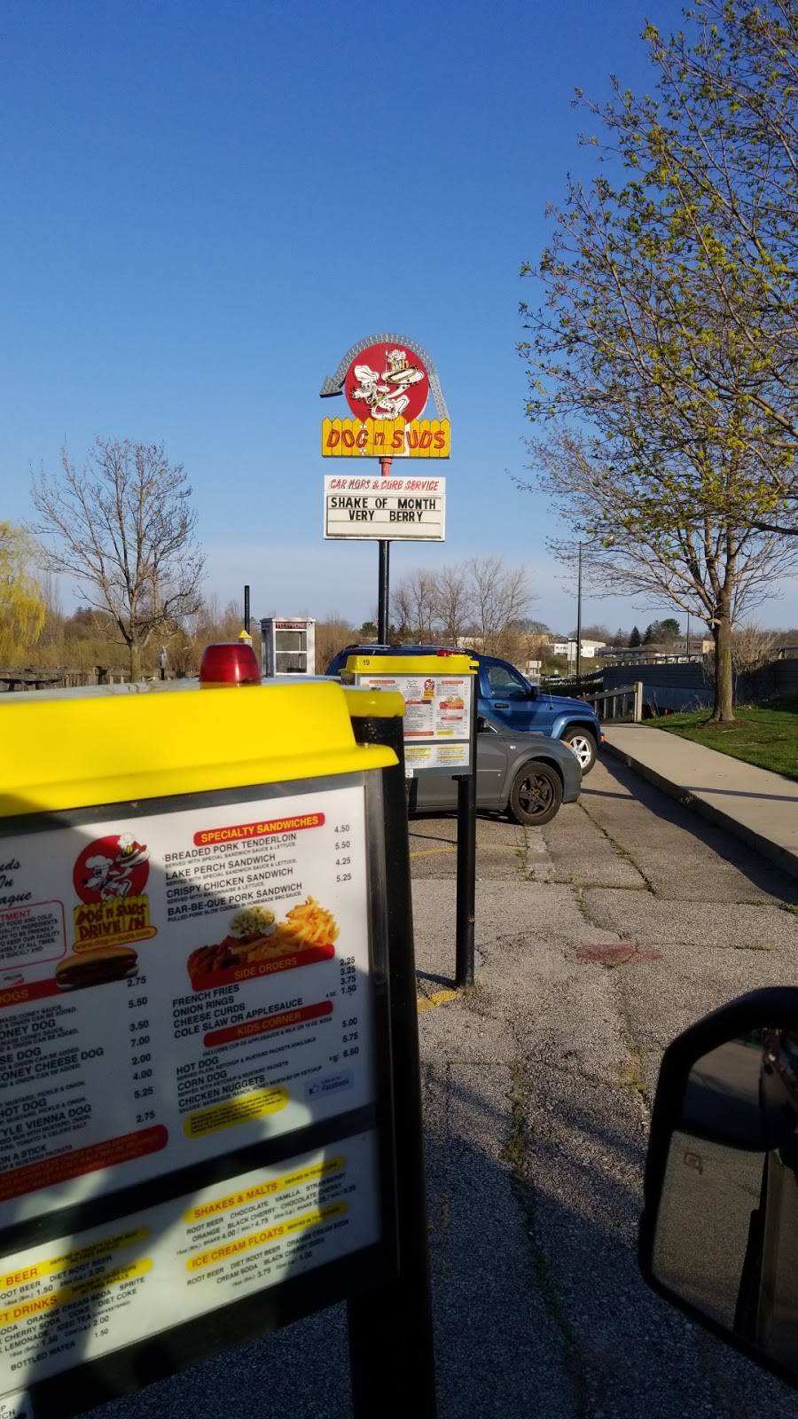 Dog-N-Suds | restaurant | 4454 Dowling St, Montague, MI 49437, USA | 2318944991 OR +1 231-894-4991