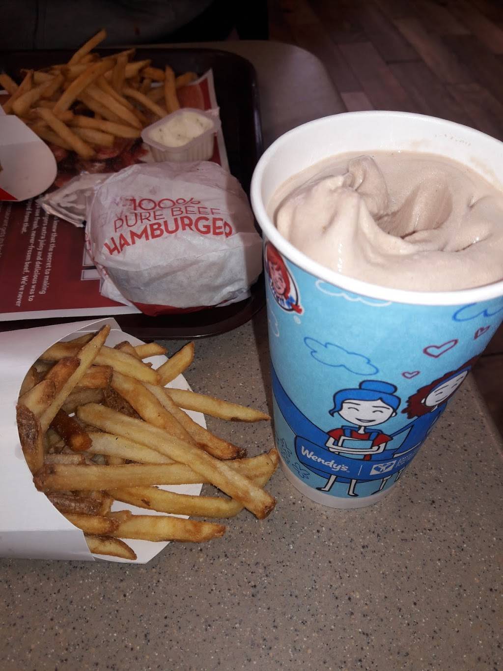 Wendys | restaurant | 4 Belfair Village Dr, Bluffton, SC 29910, USA | 8438153097 OR +1 843-815-3097