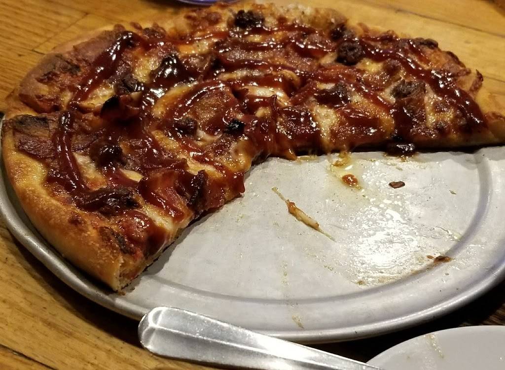 Union Brew House | restaurant | 550 Washington St, Weymouth, MA 02188, USA | 7813400440 OR +1 781-340-0440