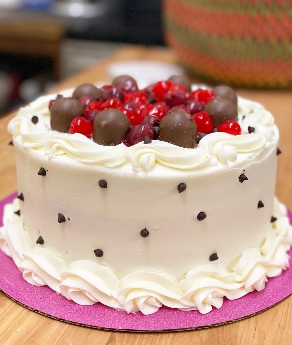 Claires Cakes & Cafe | restaurant | 107 W Main St, Monterey, VA 24465, USA | 5404681800 OR +1 540-468-1800