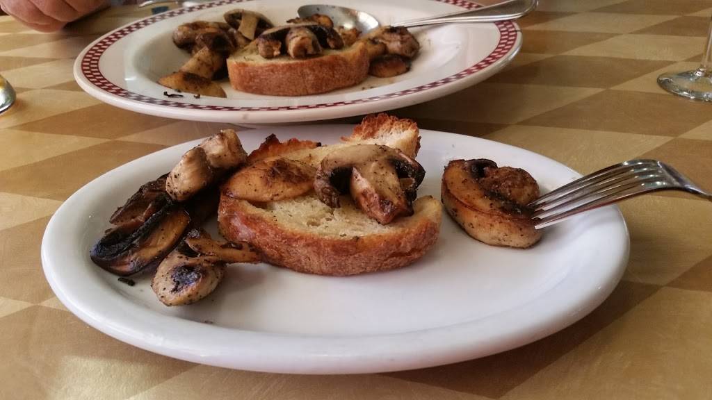 Campanellas | restaurant | 930 Oaklawn Ave, Cranston, RI 02920, USA | 4019433500 OR +1 401-943-3500