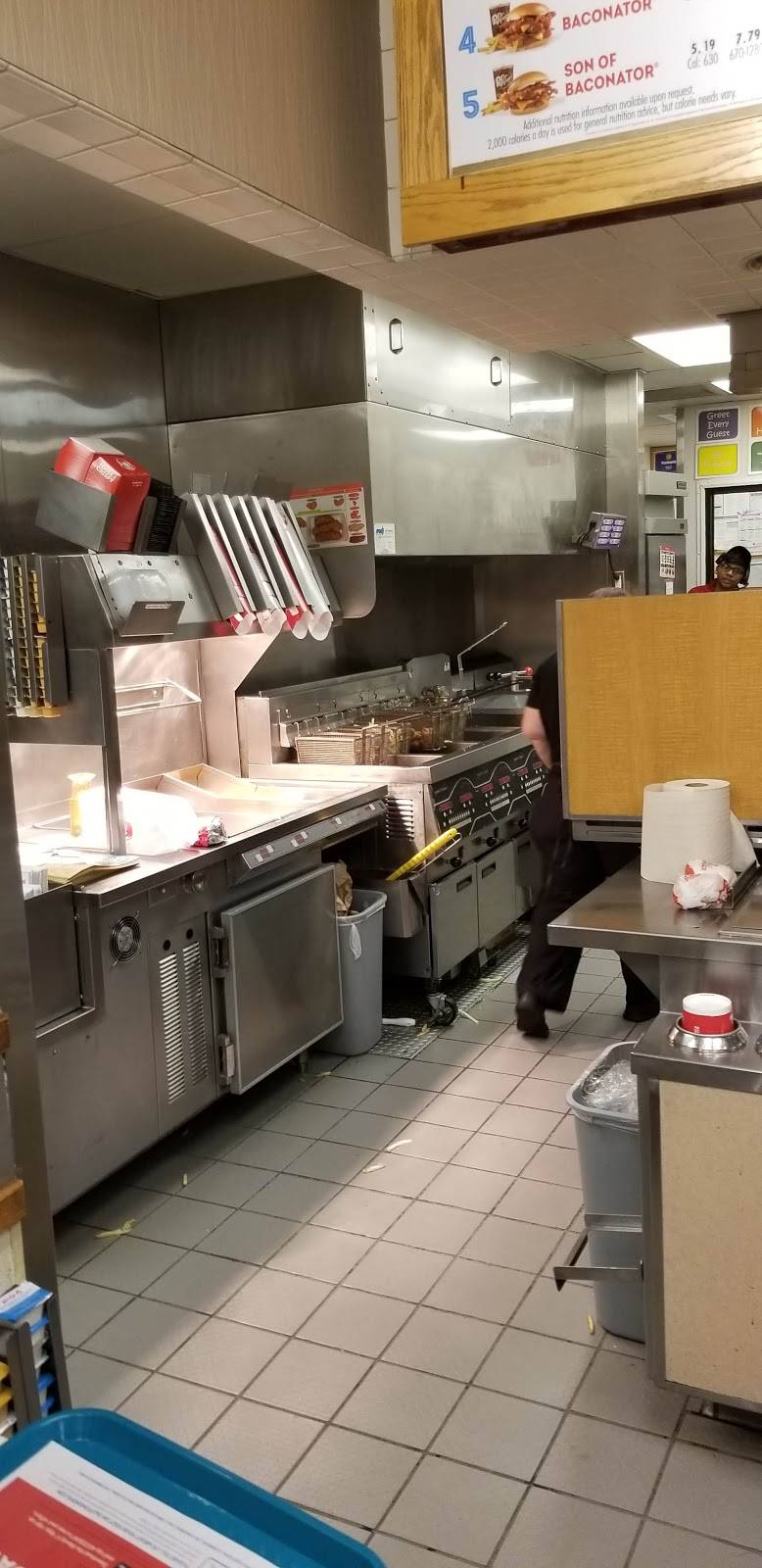 Wendys | restaurant | 16300 W Valley Hwy, Tukwila, WA 98188, USA | 4252049986 OR +1 425-204-9986