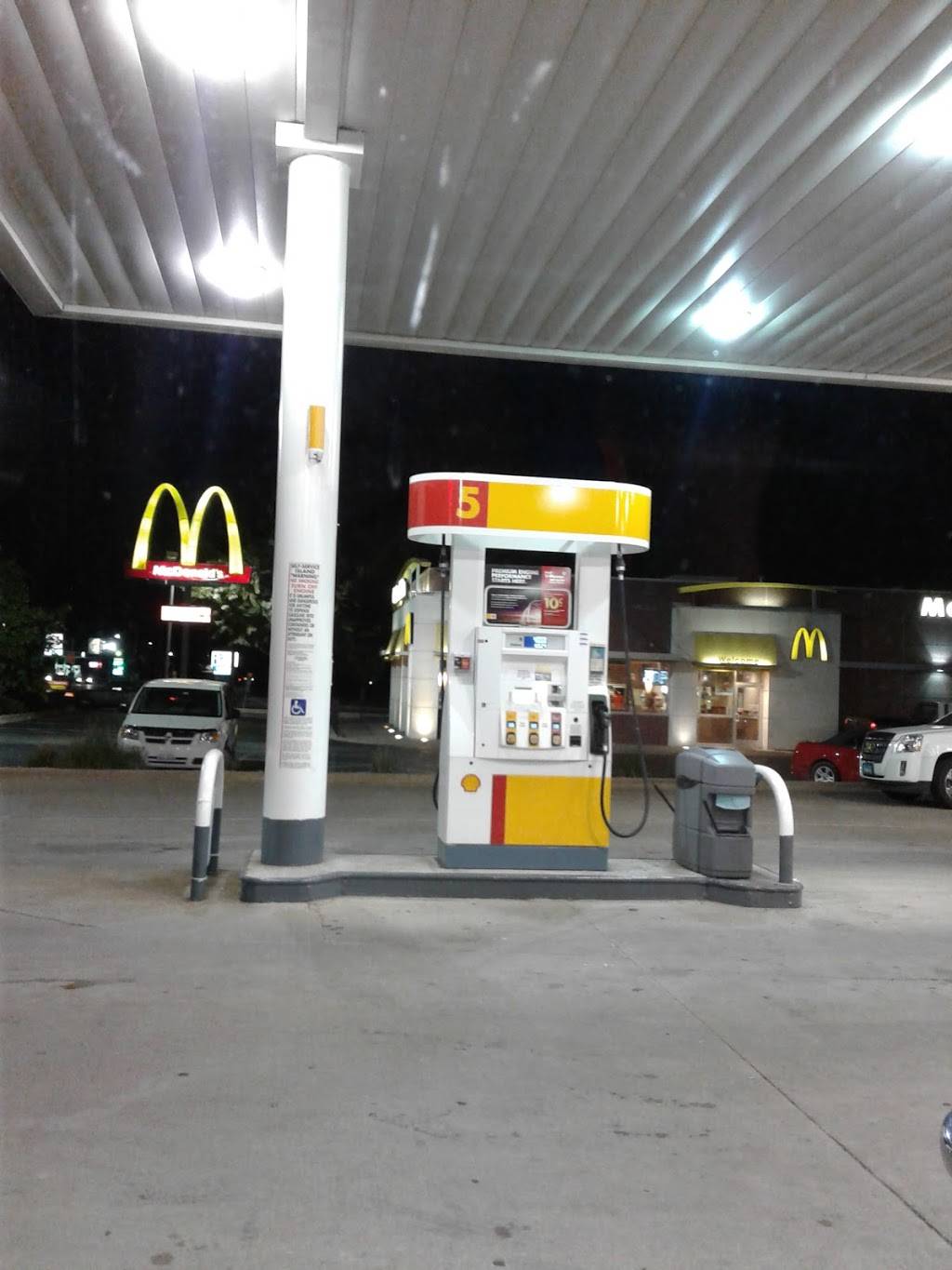 McDonalds | cafe | 924 Shooting Park Rd, Peru, IL 61354, USA | 8152235216 OR +1 815-223-5216