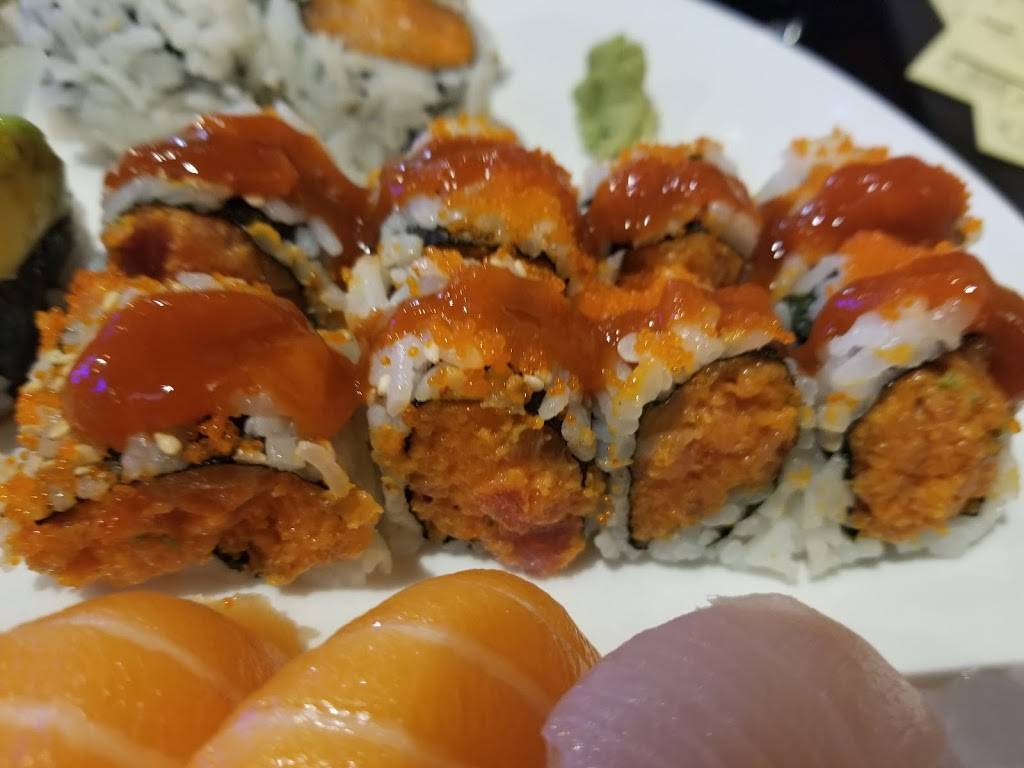 Sushi King | restaurant | 3065, 1030 E Algonquin Rd, Algonquin, IL 60102, USA | 2246787007 OR +1 224-678-7007