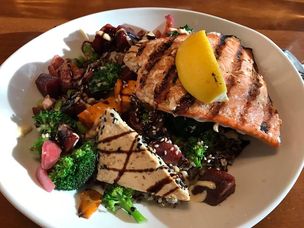 Great Dane Pub & Brewing Co. - Hilldale | restaurant | 357 Price Pl, Madison, WI 53705, USA | 6086619400 OR +1 608-661-9400