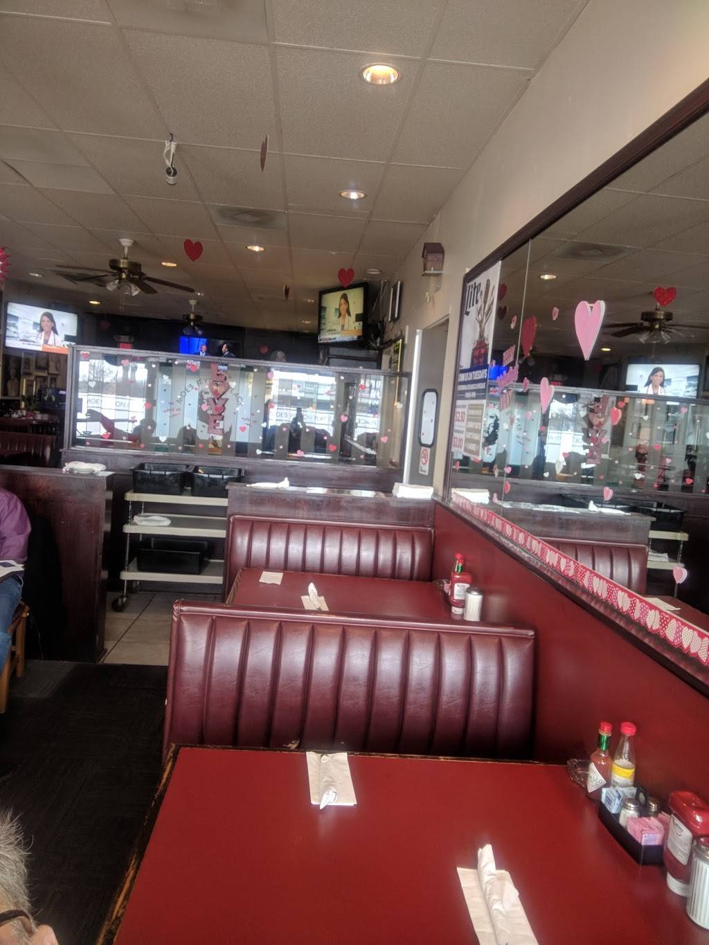 Moes Peyton Place | restaurant | 6516 Backlick Rd, Springfield, VA 22150, USA | 7034516620 OR +1 703-451-6620