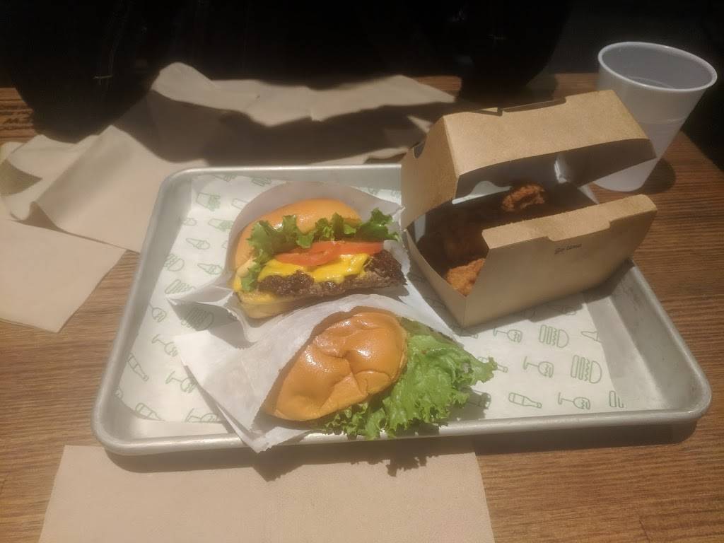 Shake Shack | restaurant | 239 W 47th St, Kansas City, MO 64112, USA | 8167084030 OR +1 816-708-4030