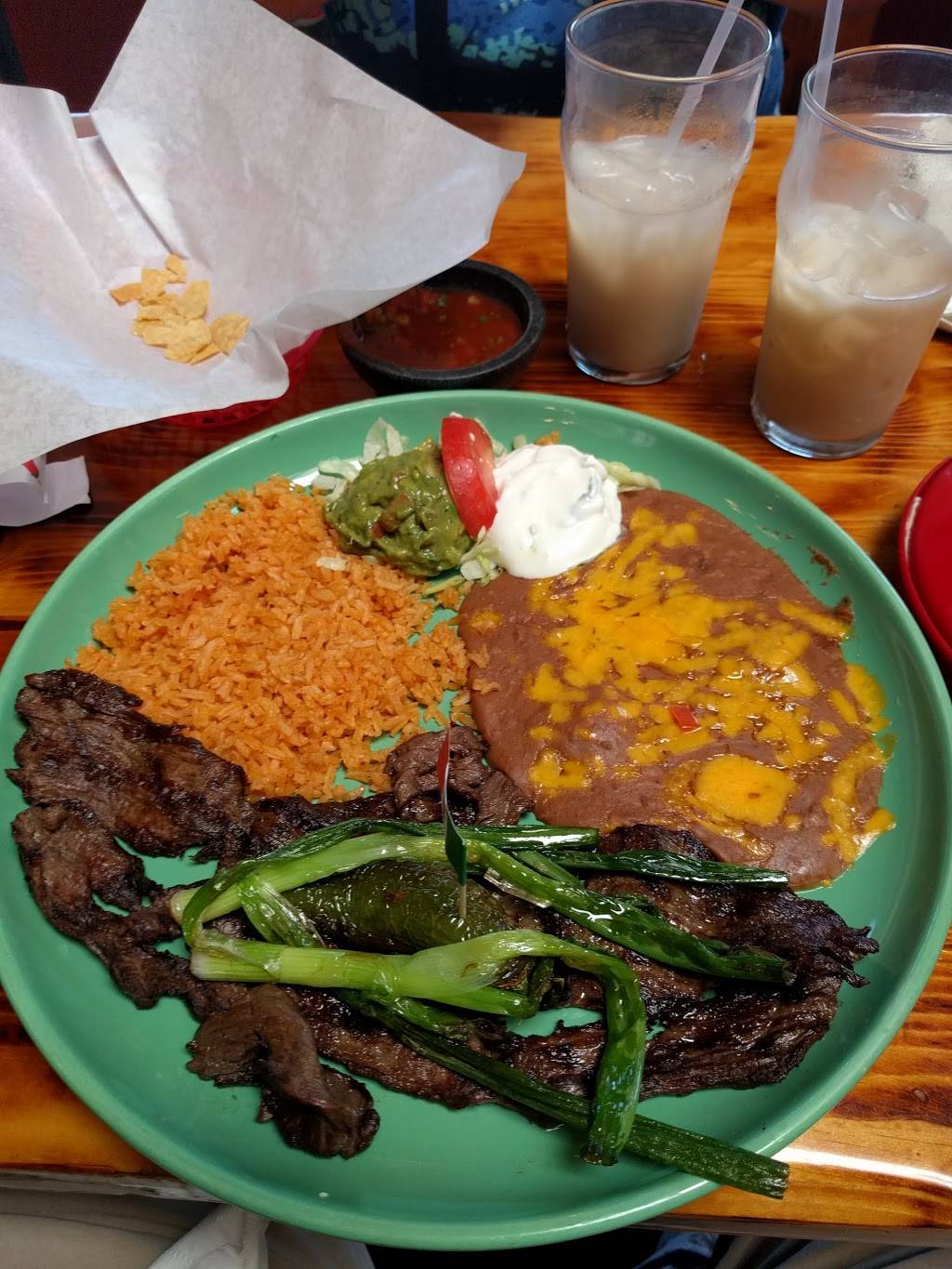 Carlitos Mexican Restaurant | restaurant | 480 Antelope Blvd, Red Bluff, CA 96080, USA | 5305293031 OR +1 530-529-3031