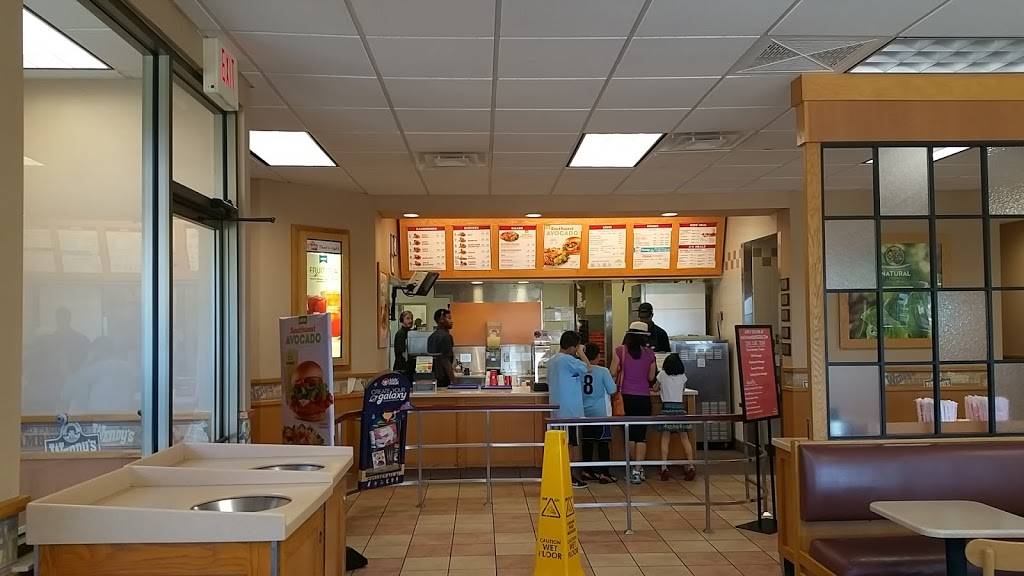 Wendys | restaurant | 8904 TX-121, McKinney, TX 75070, USA | 2144735772 OR +1 214-473-5772