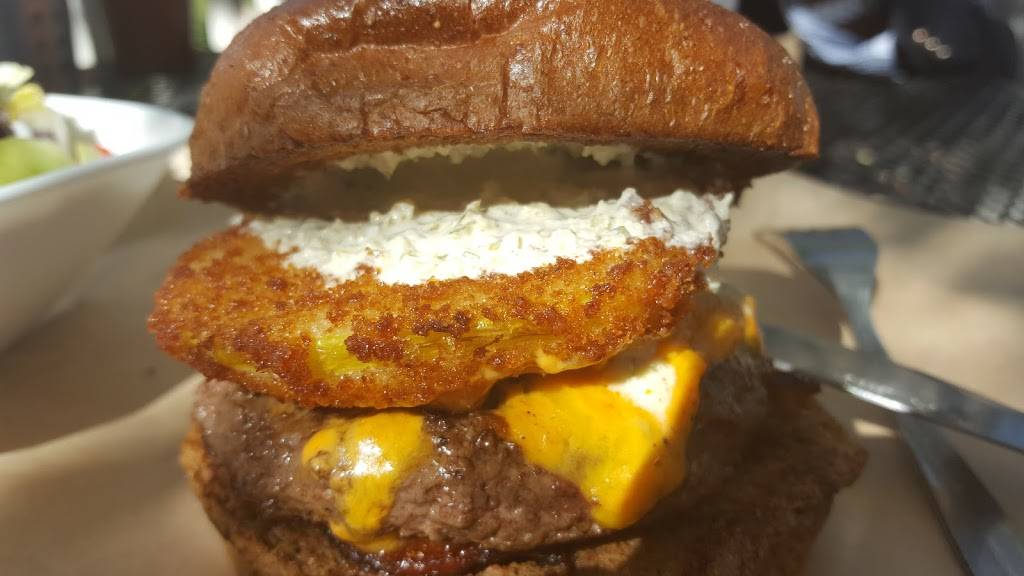 Moxie Burger | restaurant | 255 Village Pkwy NE, Marietta, GA 30067, USA | 7706273201 OR +1 770-627-3201