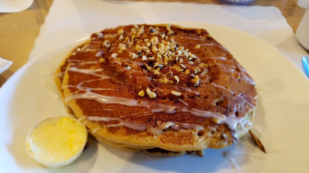 Chips Family Restaurant | restaurant | 775 Main St S, Southbury, CT 06488, USA | 2035861258 OR +1 203-586-1258