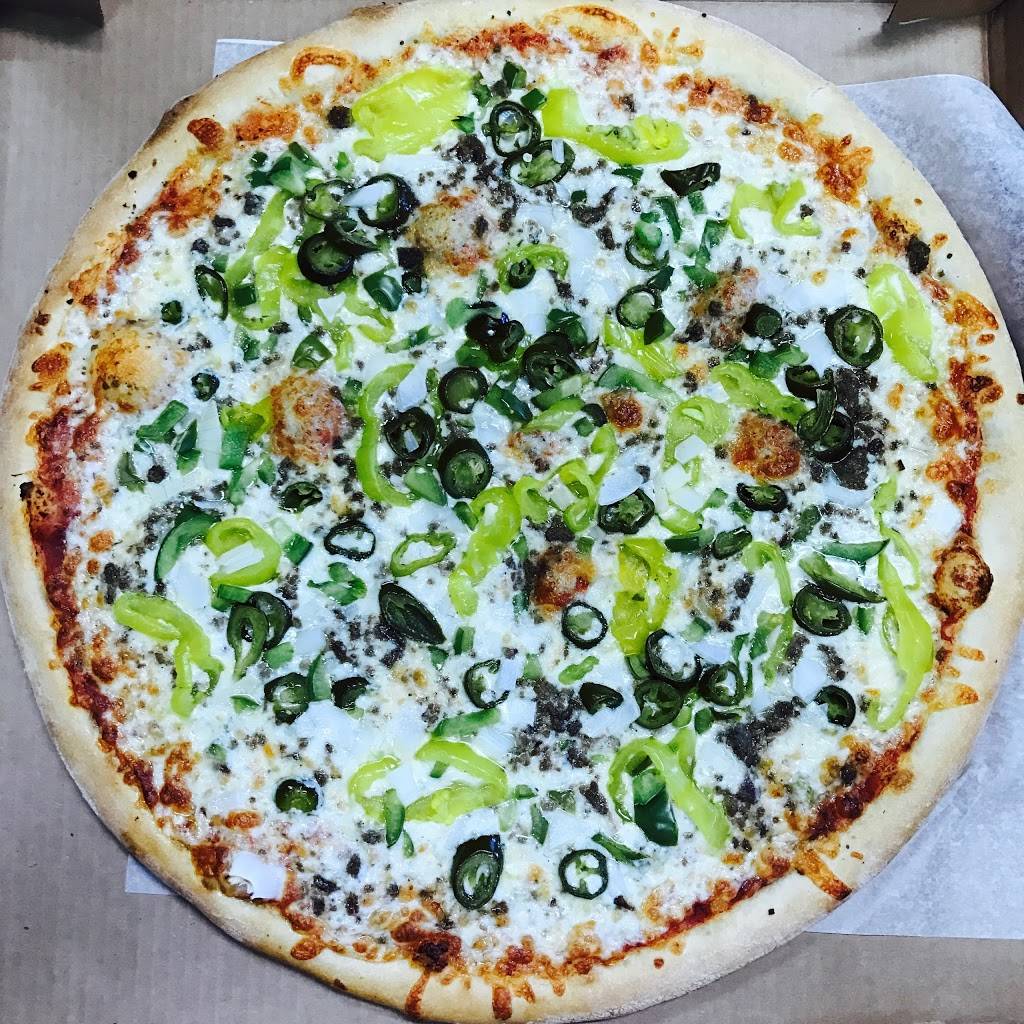 Dallis Pizzeria | restaurant | 101 N Country Club Rd, Lake Mary, FL 32746, USA | 4073022707 OR +1 407-302-2707