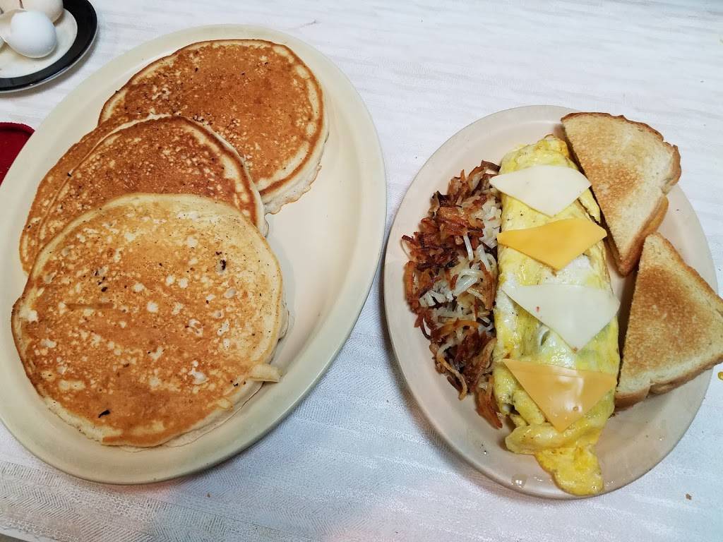 Lous Korner Cafe | restaurant | 4100-4124 W Walnut St, Ratcliff, AR 72951, USA | 4796352124 OR +1 479-635-2124