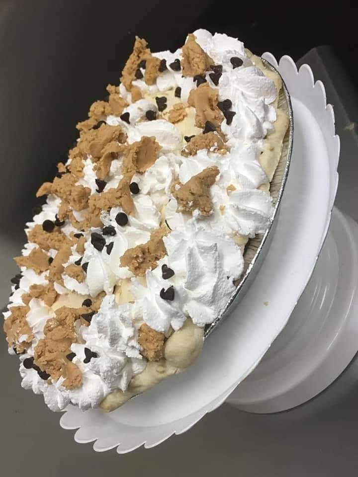 Susies Bistro & Bakery & Susie Sunshine Sweets | restaurant | 17 W Main St, Newark, OH 43055, USA | 7408994737 OR +1 740-899-4737