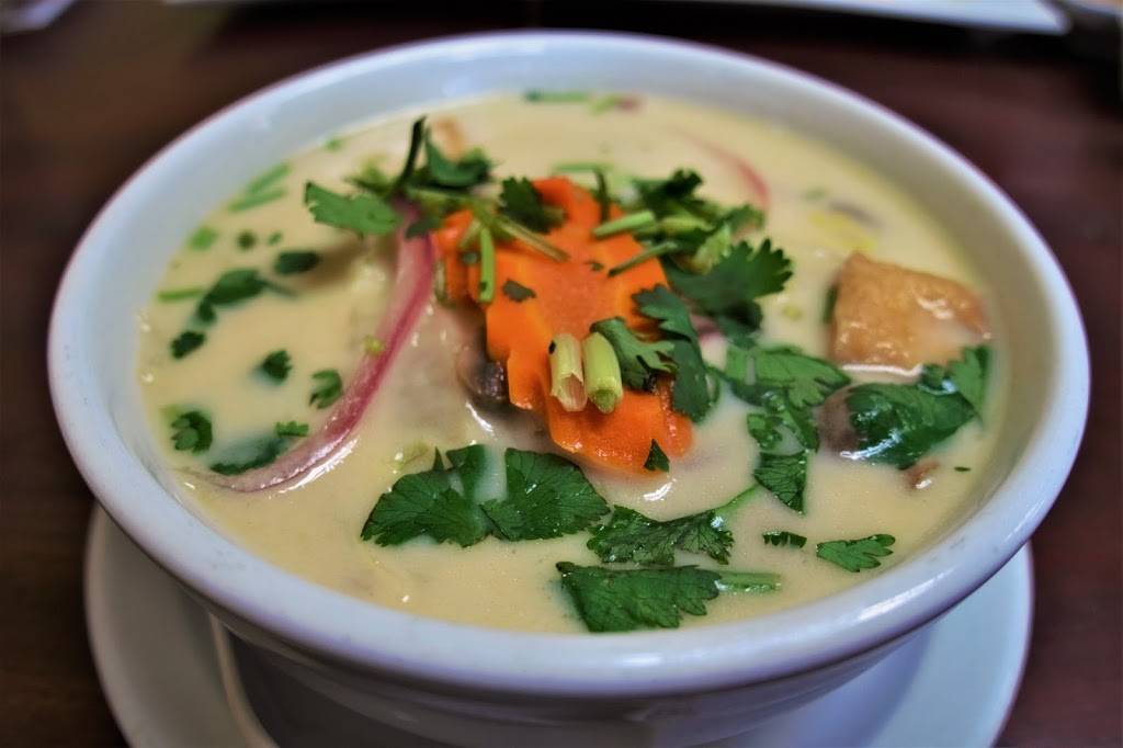 Na Ha Thais Kitchen | restaurant | 471 York Rd, Guelph, ON N1E 3J1, Canada | 5193621467 OR +1 519-362-1467