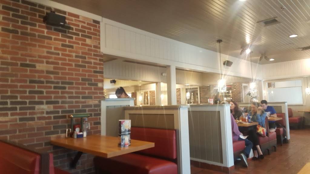 Chilis Grill & Bar | meal takeaway | 9333 Airport Blvd, Brenda Watts- HMS Host Ops, Orlando, FL 32827, USA | 4078511334 OR +1 407-851-1334