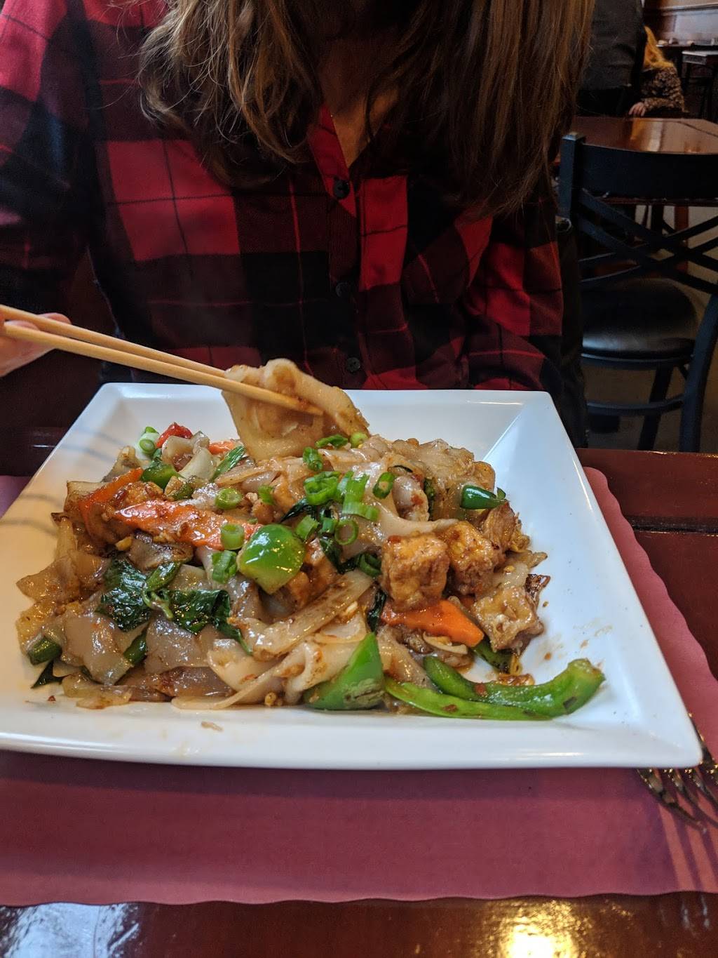 Thai Lily Kitchen | restaurant | 19 Pleasant St, Newburyport, MA 01950, USA | 9784998899 OR +1 978-499-8899