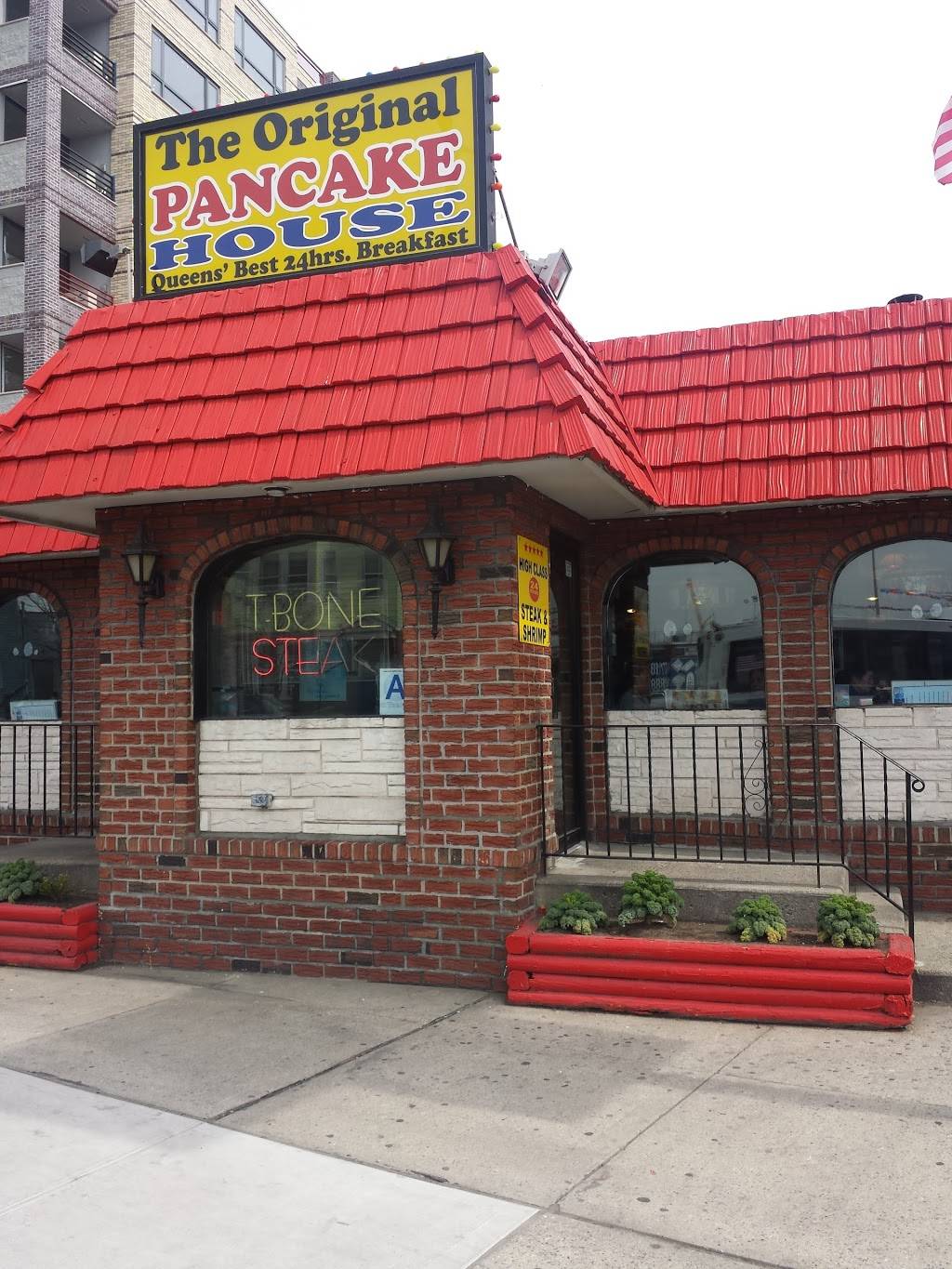 Kanes | restaurant | 44-15 College Boulevard, Flushing, NY 11355, USA | 7184635787 OR +1 718-463-5787