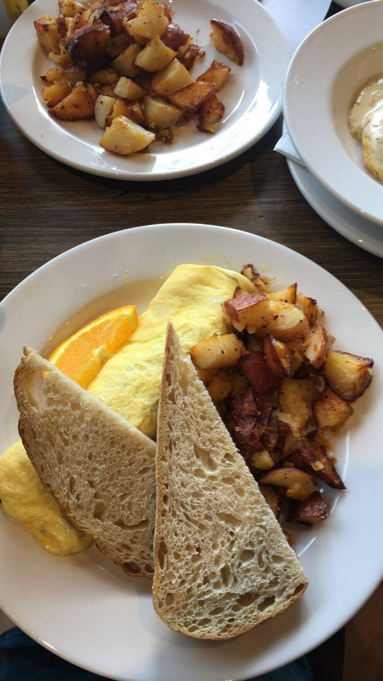 Famous Toastery | restaurant | 1330 Creekshire Way, Winston-Salem, NC 27103, USA | 3369552355 OR +1 336-955-2355