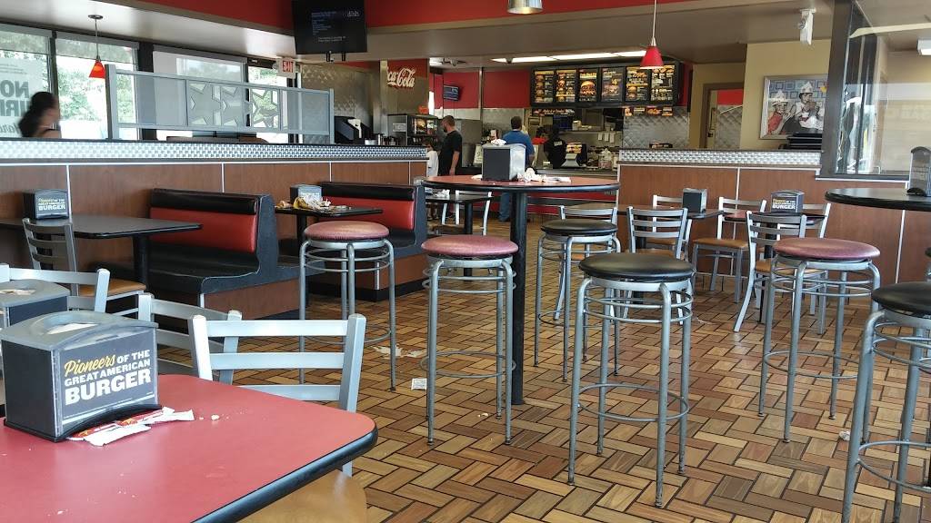 Hardees | restaurant | 260 N Lee St, Forsyth, GA 31029, USA | 4789944118 OR +1 478-994-4118