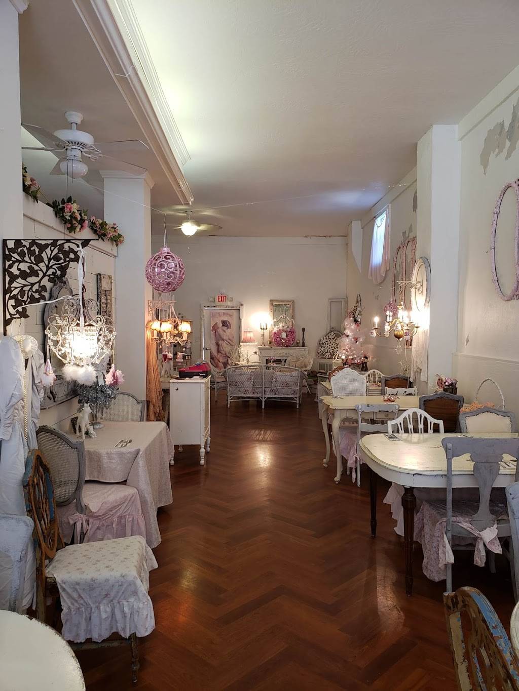 Penelope Pearls Tea Room & Parlor | restaurant | 507 N Roane St, Harriman, TN 37748, USA | 8653155461 OR +1 865-315-5461