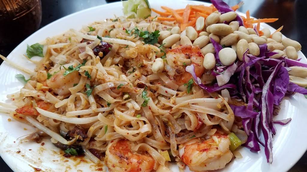 Siam Marina | restaurant | 16846 Oak Park Ave, Tinley Park, IL 60477, USA | 7084078825 OR +1 708-407-8825