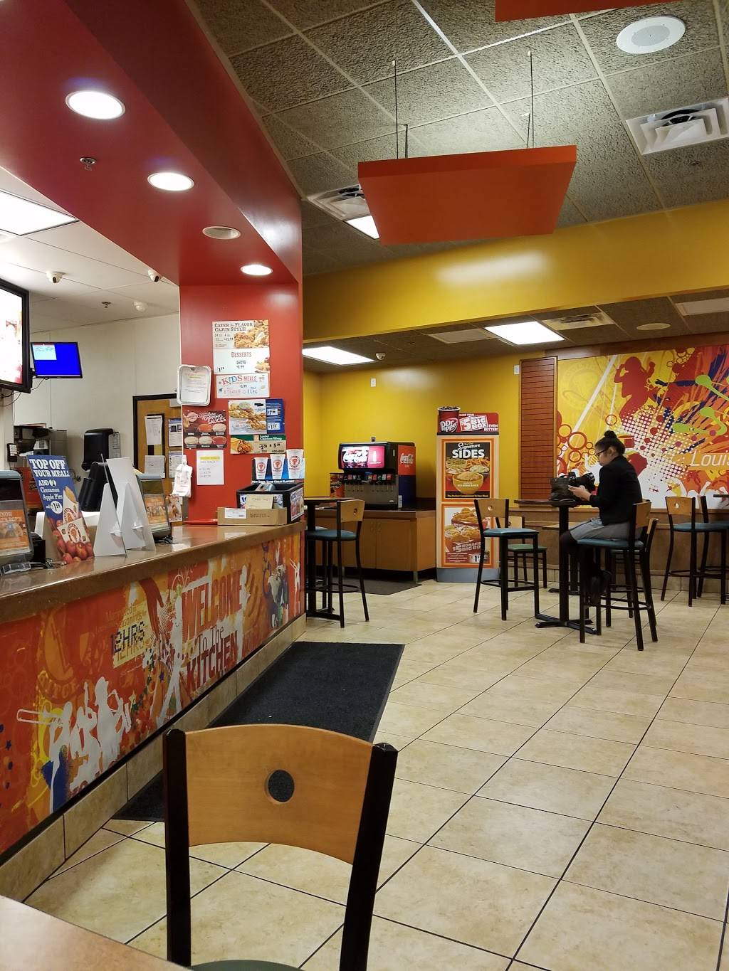 Popeyes Louisiana Kitchen | restaurant | 2805 Saviers Rd, Oxnard, CA 93033, USA | 8054838300 OR +1 805-483-8300