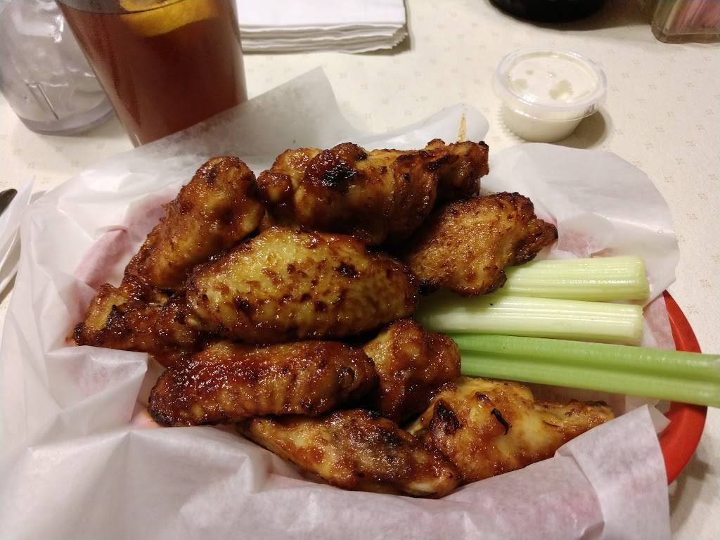 St Joe Inn | restaurant | 9515 St Wendel Rd, Evansville, IN 47720, USA | 8129639310 OR +1 812-963-9310