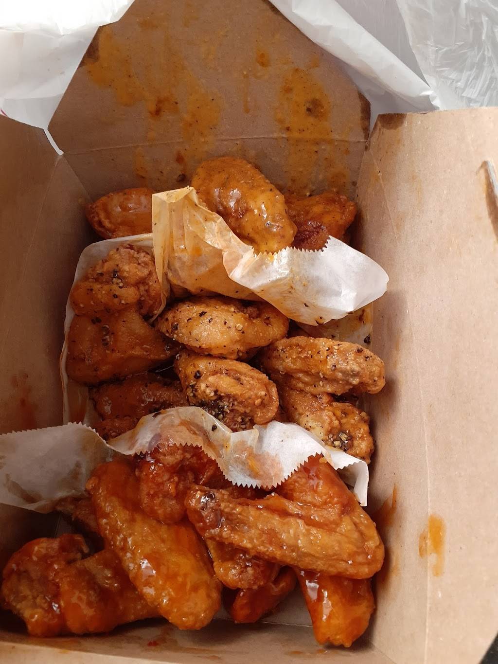 Golden Wingz | restaurant | 14655 Greenfield Rd, Detroit, MI 48227, USA | 3133978383 OR +1 313-397-8383