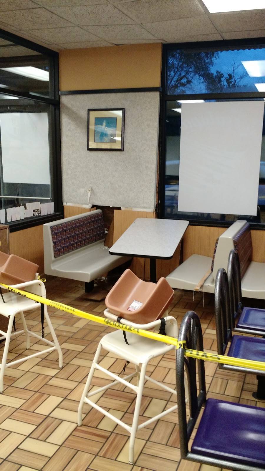 Taco Bell | meal takeaway | 322 W Irving Park Rd, Wood Dale, IL 60191, USA | 6305218226 OR +1 630-521-8226