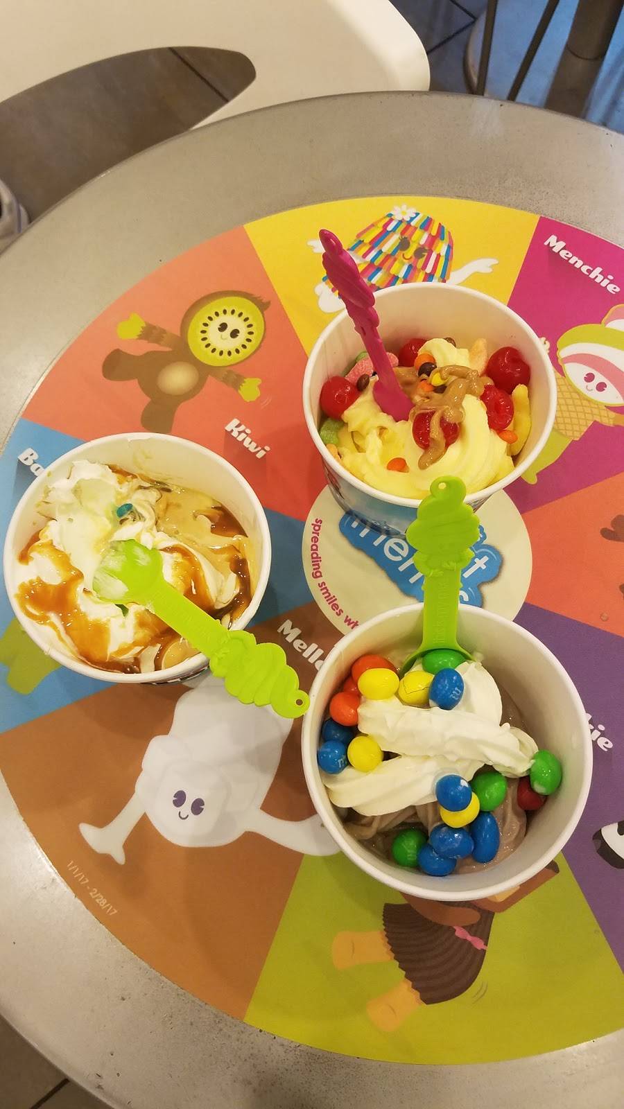 Menchies Frozen Yogurt | bakery | 2265 Towne Lake Pkwy Ste 108B, Woodstock, GA 30189, USA | 7709244004 OR +1 770-924-4004