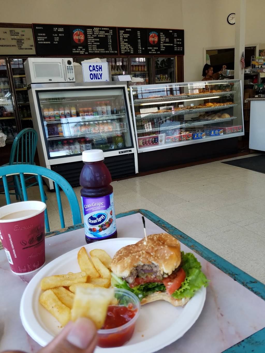 Johnnys Cafe & Donuts | restaurant | 5501 Shattuck Ave, Oakland, CA 94609, USA | 5109230557 OR +1 510-923-0557