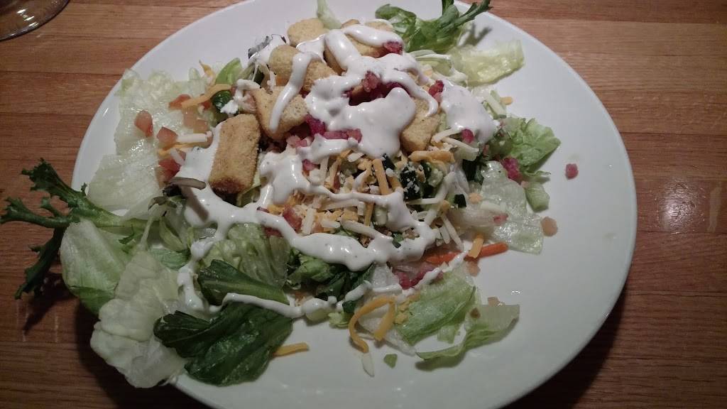 Applebees Grill + Bar | restaurant | 2875 S 9th St, Salina, KS 67401, USA | 7858278385 OR +1 785-827-8385