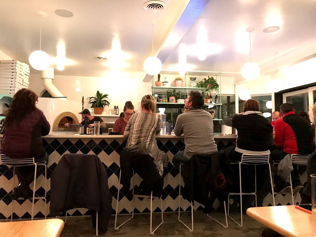 Harlows Pizza | restaurant | 14319 Madison Ave, Lakewood, OH 44107, USA | 2167126502 OR +1 216-712-6502