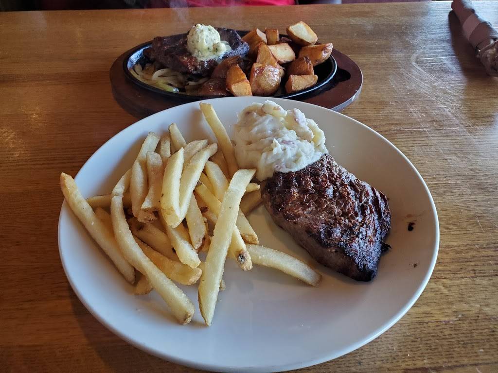 Applebees Grill + Bar | restaurant | 6844 N W War Memorial Dr, Peoria, IL 61615, USA | 3096925029 OR +1 309-692-5029