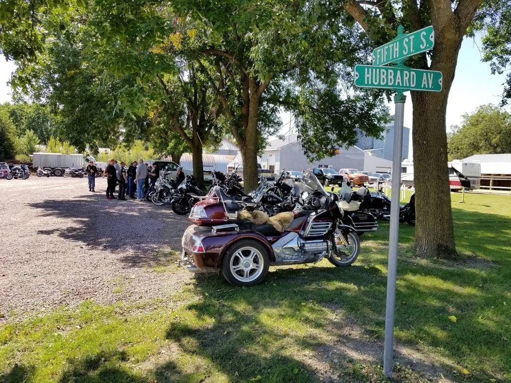 Buckshots Bar & Grill | restaurant | 505 Hubbard Ave, Butterfield, MN 56120, USA | 5079562409 OR +1 507-956-2409