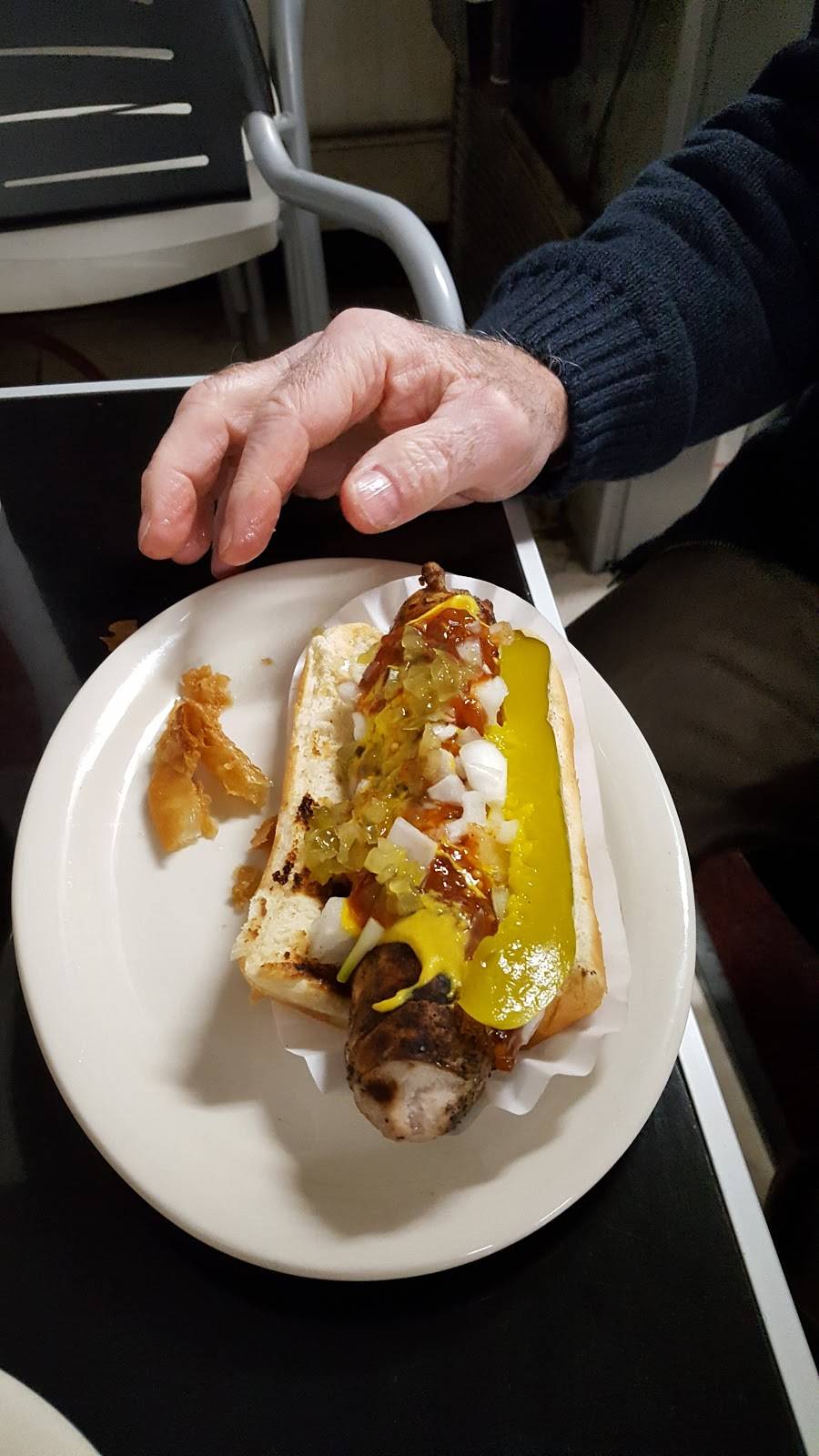 Louies Foot Long Hot Dogs | restaurant | 69 Grand Island Blvd, Tonawanda, NY 14150, USA | 7168779701 OR +1 716-877-9701