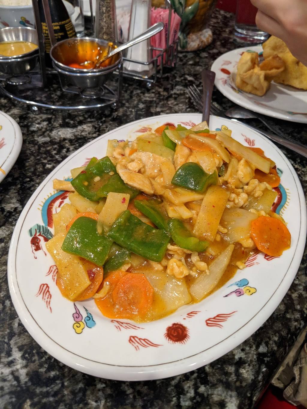 Lucky Dragon | restaurant | 1009 S Grand Ave, Charles City, IA 50616, USA | 6412283689 OR +1 641-228-3689