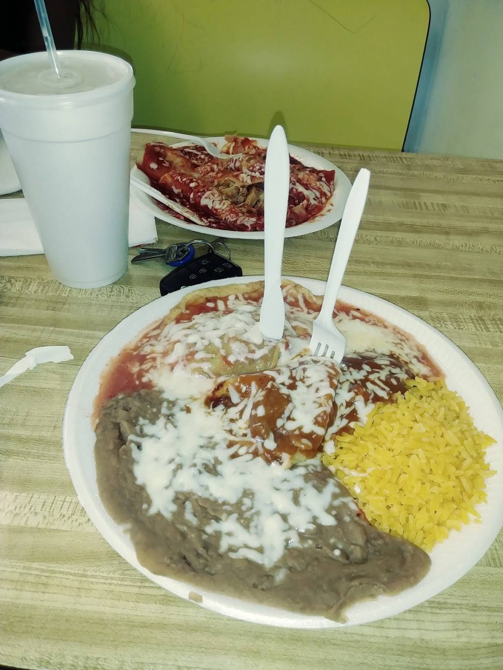 Lucys Drive Thru | restaurant | 1568 Pico Blvd, Los Angeles, CA 90015, USA | 2133840721 OR +1 213-384-0721