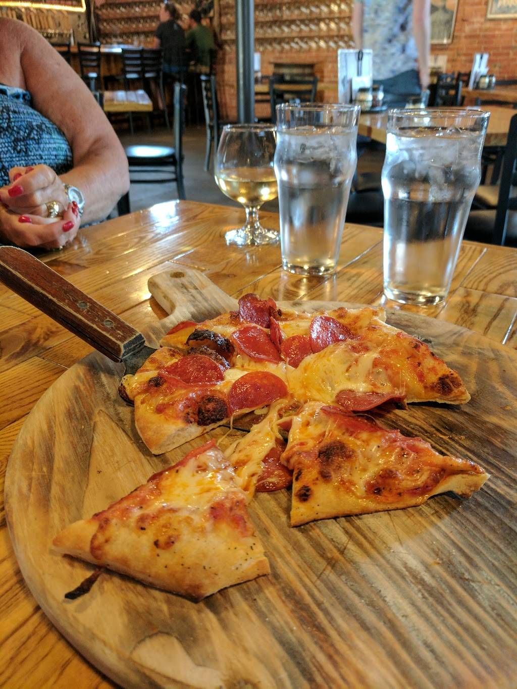 The Mitten Brewing Company | restaurant | 527 Leonard St NW, Grand Rapids, MI 49504, USA | 6166085612 OR +1 616-608-5612