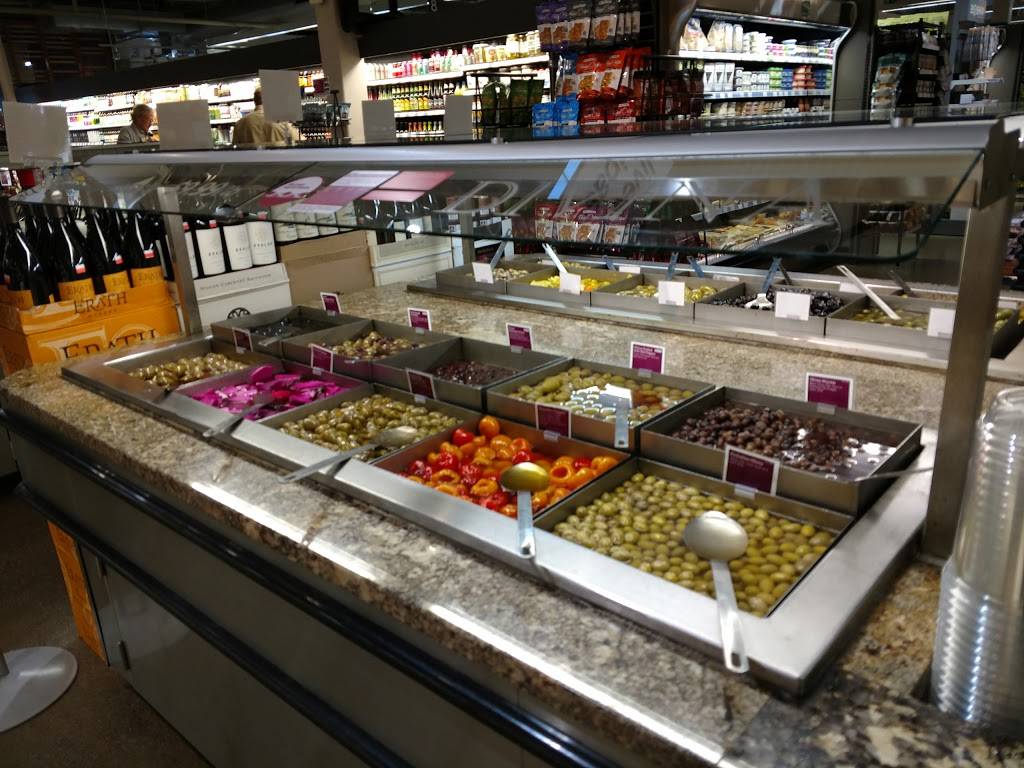 Plum Market | restaurant | 375 N Maple Rd, Ann Arbor, MI 48103, USA | 7348275000 OR +1 734-827-5000