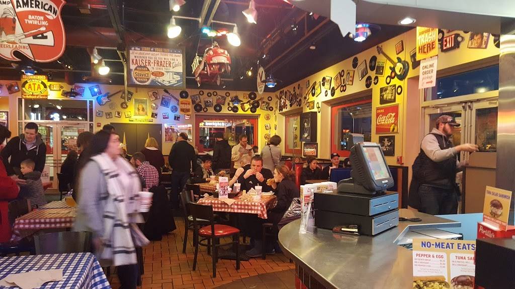 Portillos Hot Dogs | meal takeaway | 17685 W Bluemound Rd, Brookfield, WI 53045, USA | 2622893390 OR +1 262-289-3390