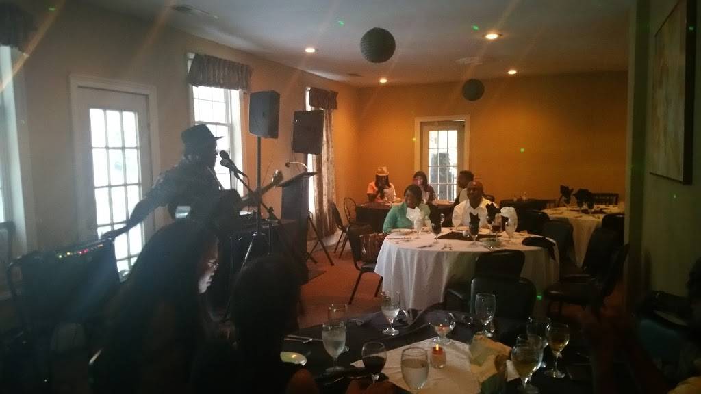 Chef Manigaults La Vieille Maison | restaurant | 28 Howe St, Greenville, SC 29601, USA | 8644833942 OR +1 864-483-3942