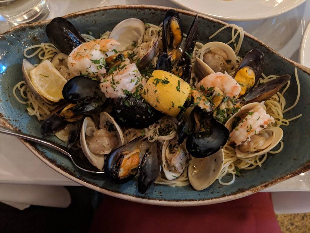 Leos Grandevous | restaurant | #A, 200 Grand St, Hoboken, NJ 07030, USA | 2016599467 OR +1 201-659-9467