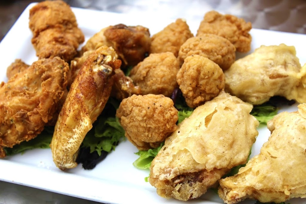 Johnny Wings | restaurant | 7126 Wornall Rd, Kansas City, MO 64114, USA | 8163333901 OR +1 816-333-3901