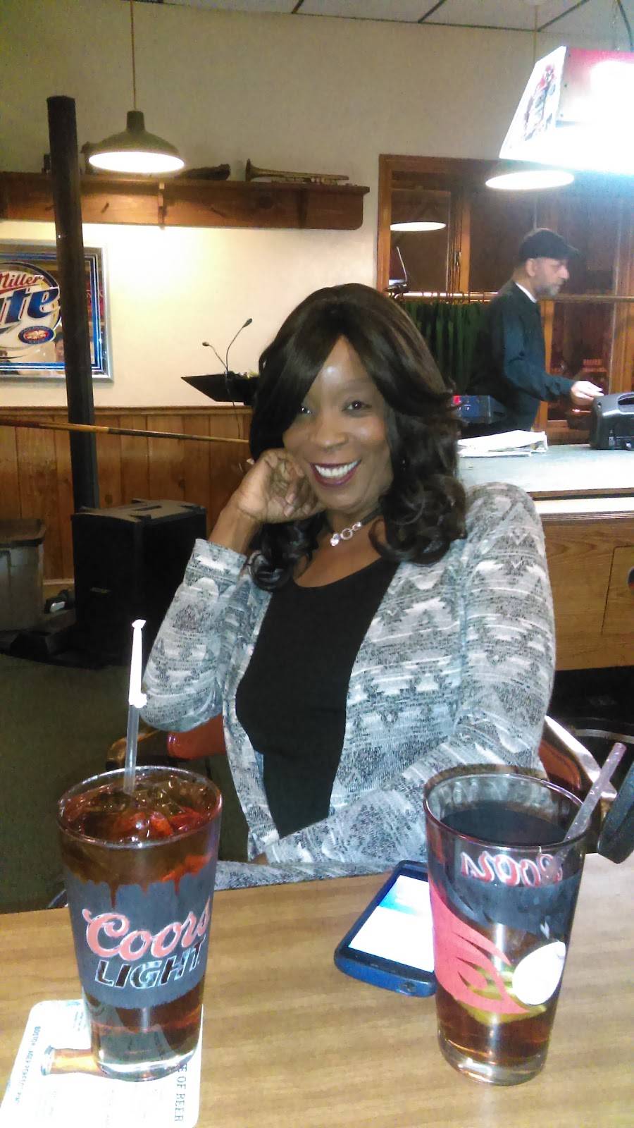 Oak Lounge | restaurant | 810 N Montello St, Brockton, MA 02301, USA | 5085808880 OR +1 508-580-8880