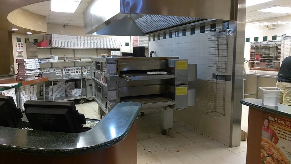 Papa Johns Pizza | restaurant | 117 W Liberty St, Louisville, KY 40202, USA | 5025877272 OR +1 502-587-7272